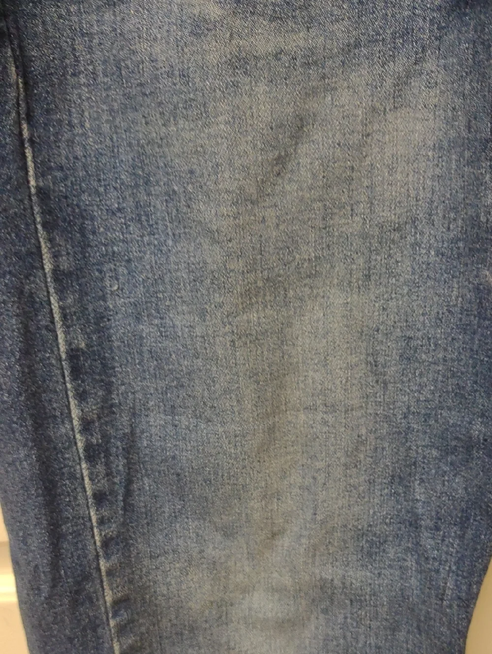 Levi's Men's Med Blue Relaxed Fit Stretch Distressed Straight Jeans 34x32